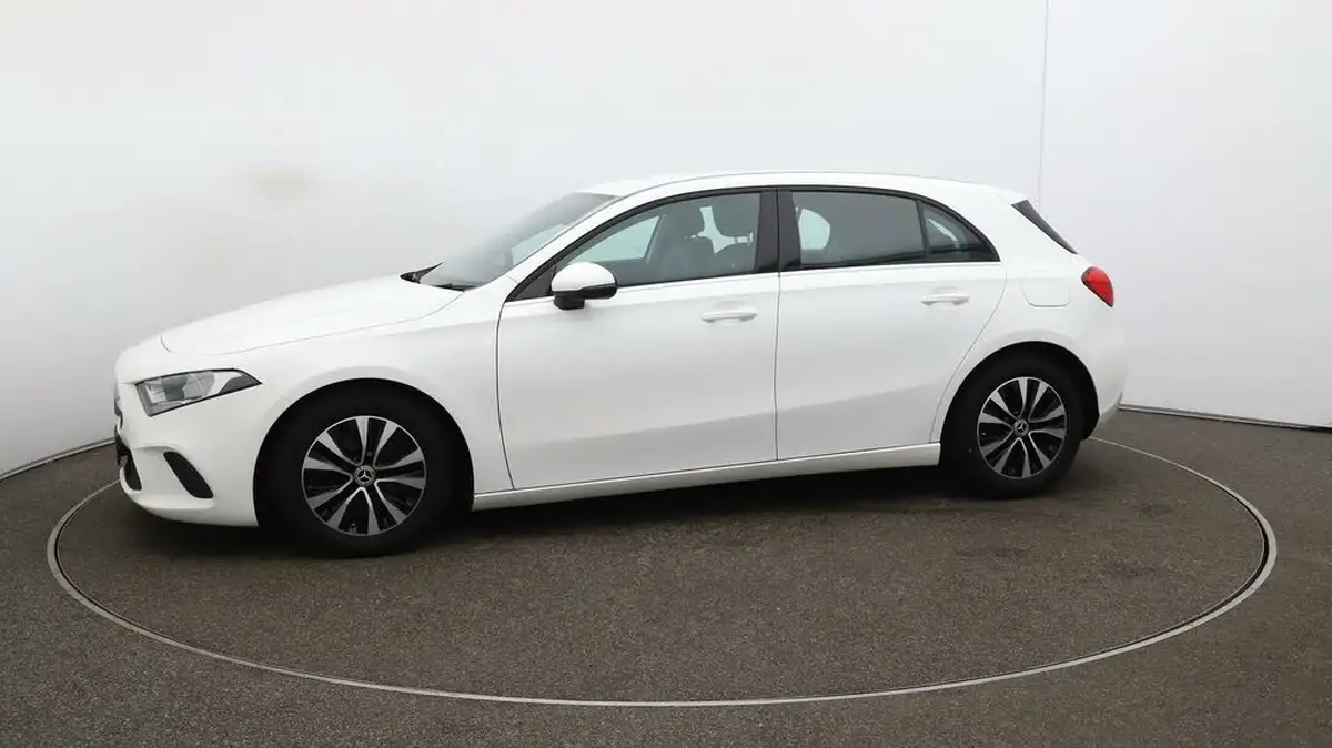 2022-mercedes-benz-a-class-20d-a180d-se-big-63