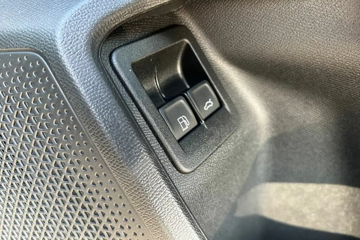 2025-cupra-formentor-15-e-hybrid-v2-big-19