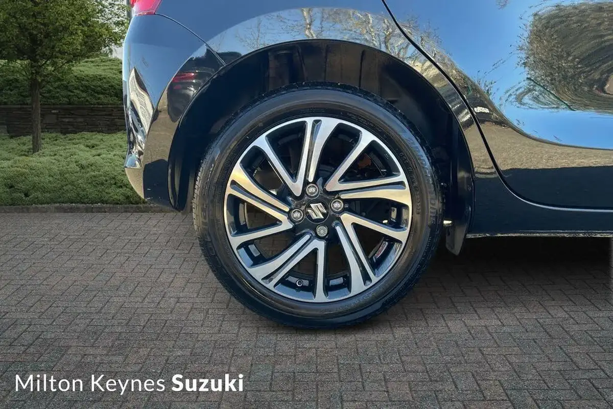 2024-suzuki-swift-12-dualjet-sz-l-big-5