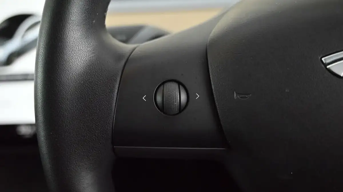 2020-tesla-model-3-e-standard-plus-big-21