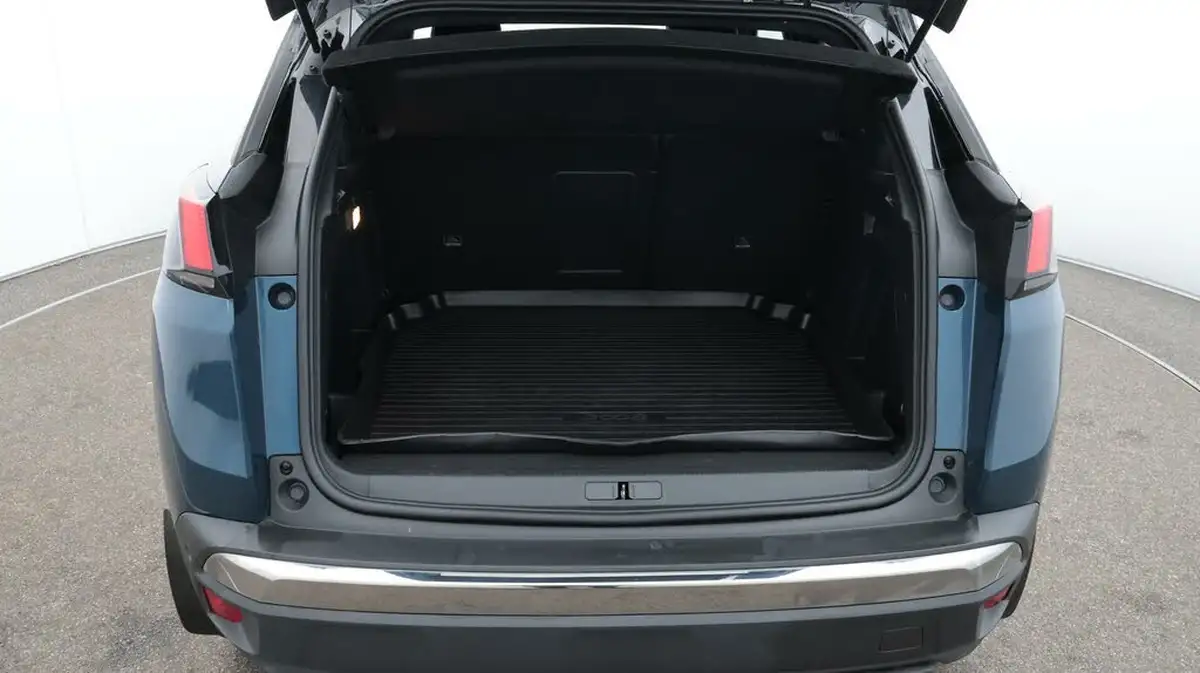 2023-peugeot-3008-suv-12-puretech-allure-premium-eat8-big-17