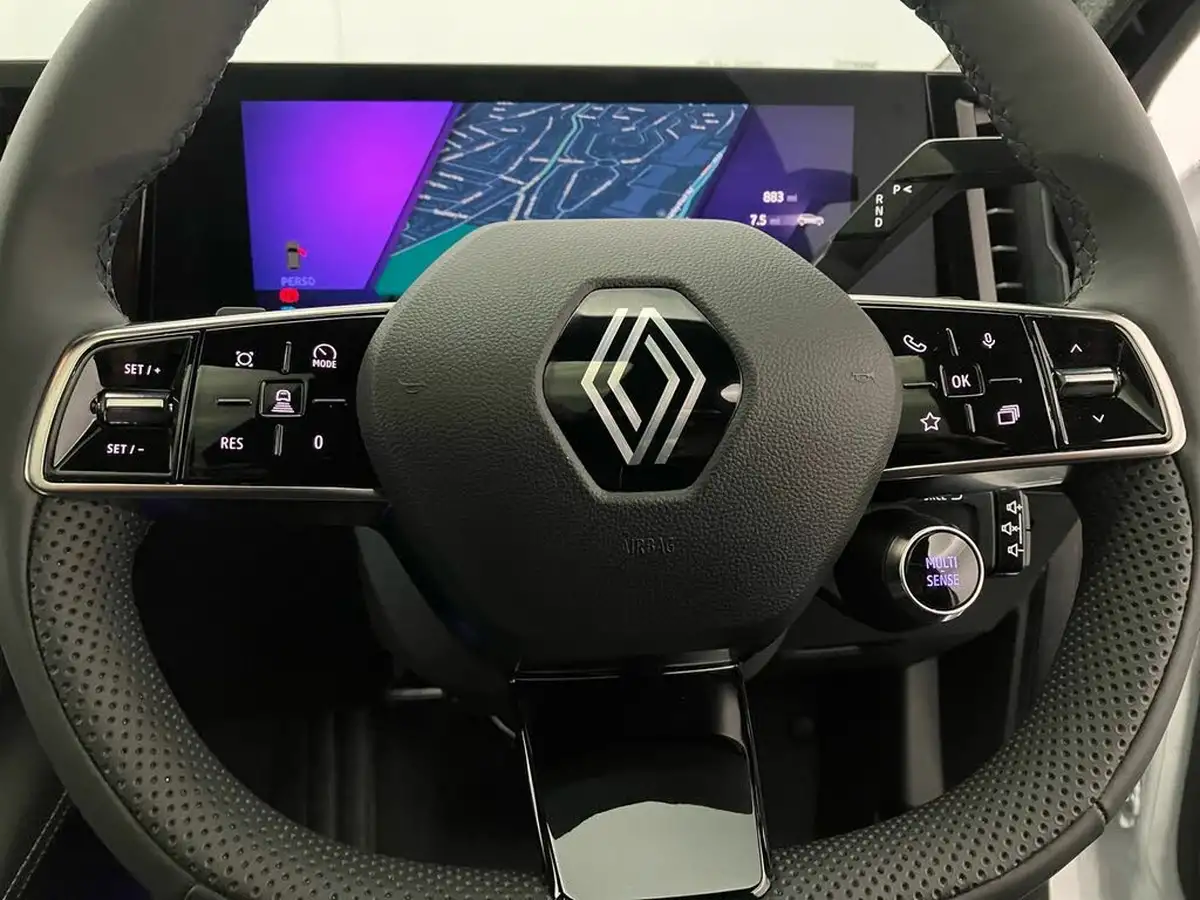 2024-renault-scenic-e-tech-e-iconic-big-15
