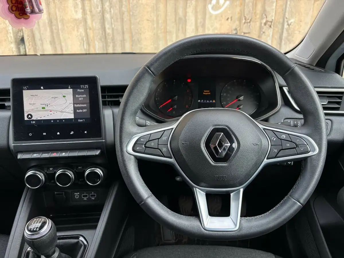 2021-renault-clio-10-tce-iconic-90ps-big-16
