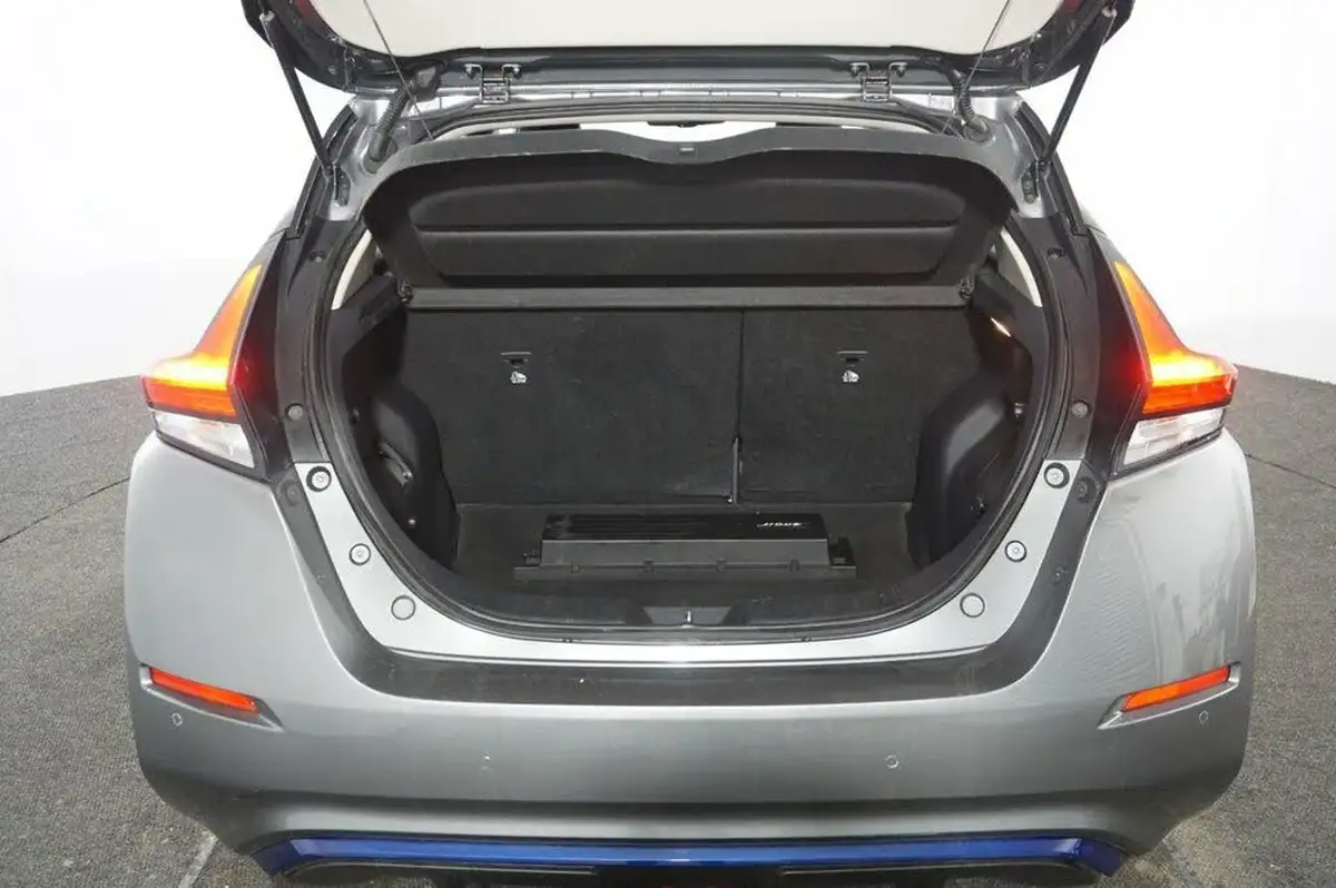 2020-nissan-leaf-e-tekna-big-23