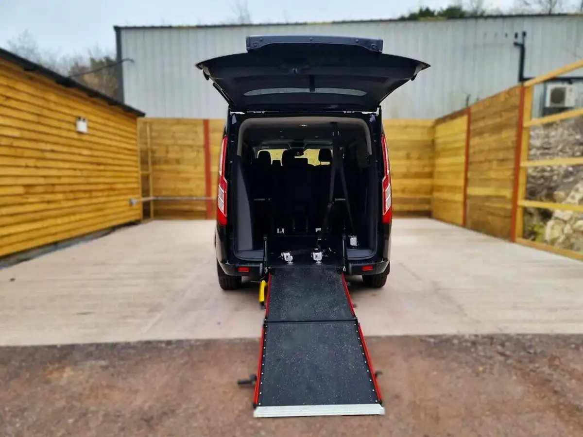 2022-ford-tourneo-custom-20tdci-320-l1-titanium-130pseu6dt-big-2