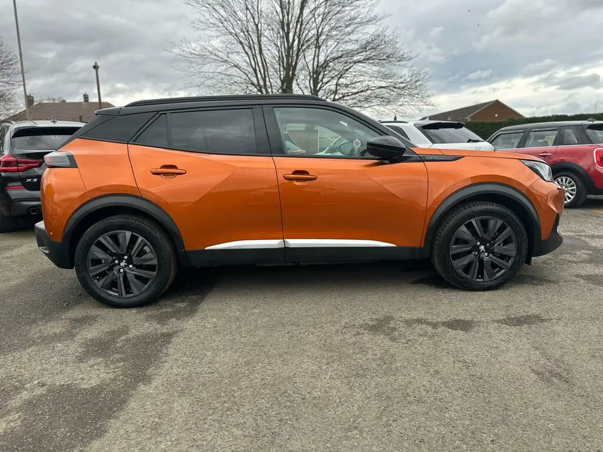 2022-peugeot-2008-suv-e-gt-premium-big-15