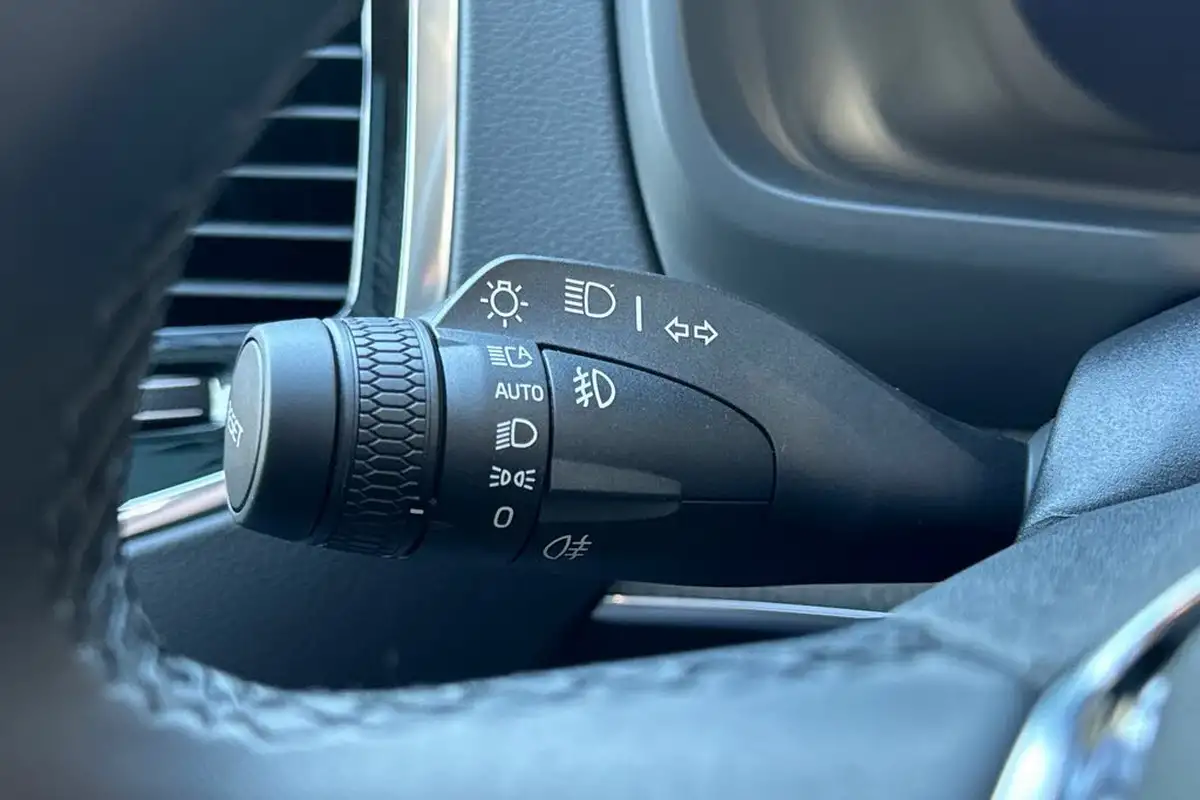 2024-volvo-xc90-20-b5-ultra-dark-big-38