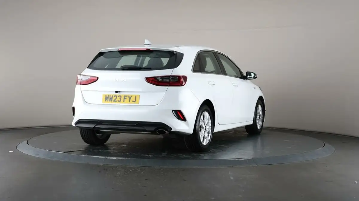 2023-kia-ceed-15-t-gdi-2-158bhp-non-adap-hatchback-big-67