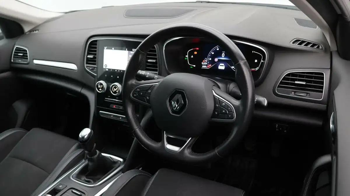 2021-renault-megane-15dci-iconic-sport-tourer-big-9