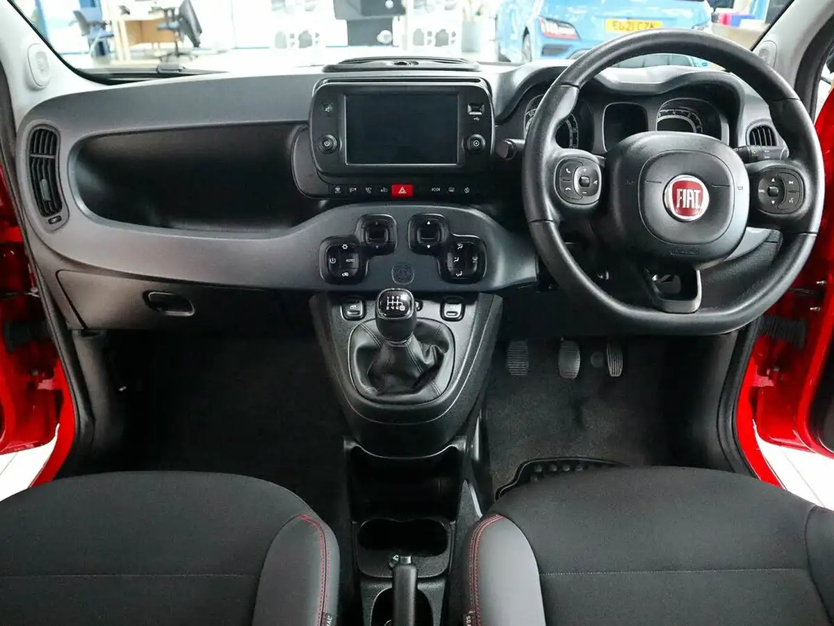 2022-fiat-panda-10-red-big-23