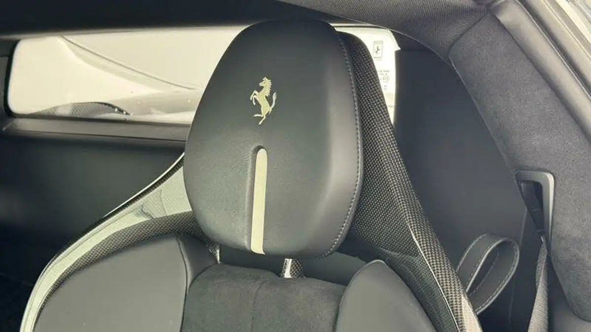 2022-ferrari-296-gtb-big-13