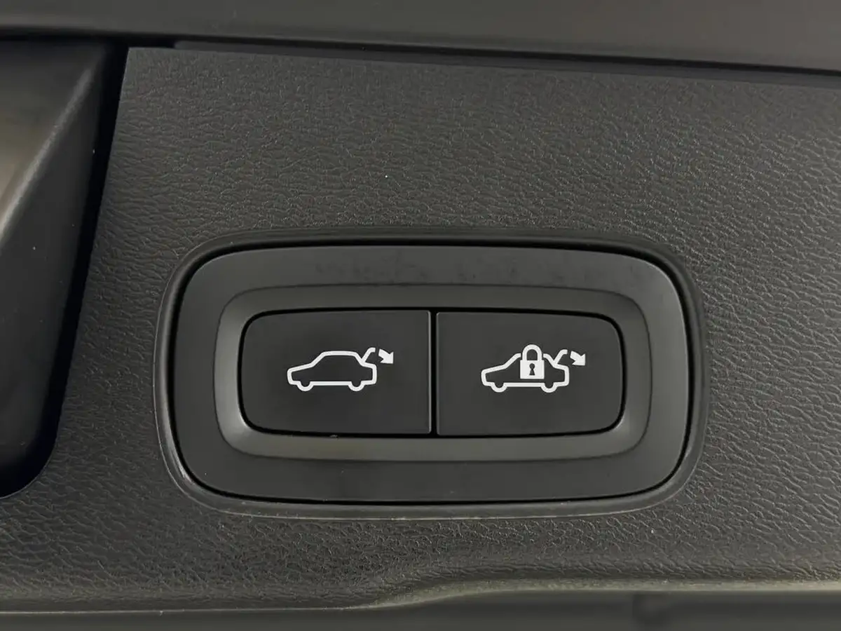 2021-volvo-xc60-20-t6-inscription-340bhp-big-15