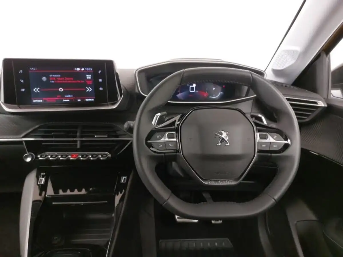 2023-peugeot-208-12-puretech-allure-premium-100ps-eat8-big-6