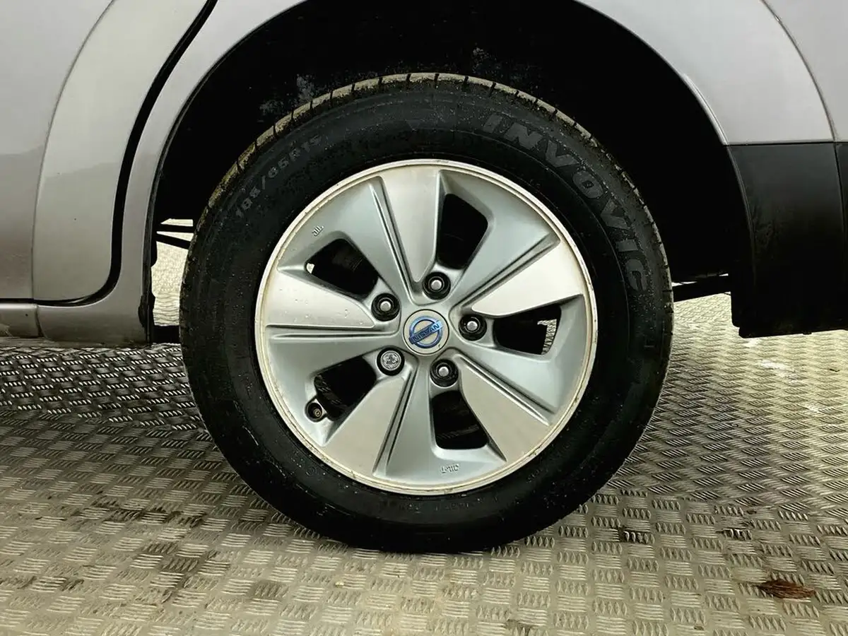 2017-nissan-env200-e-tekna-rapid-panel-van-big-11