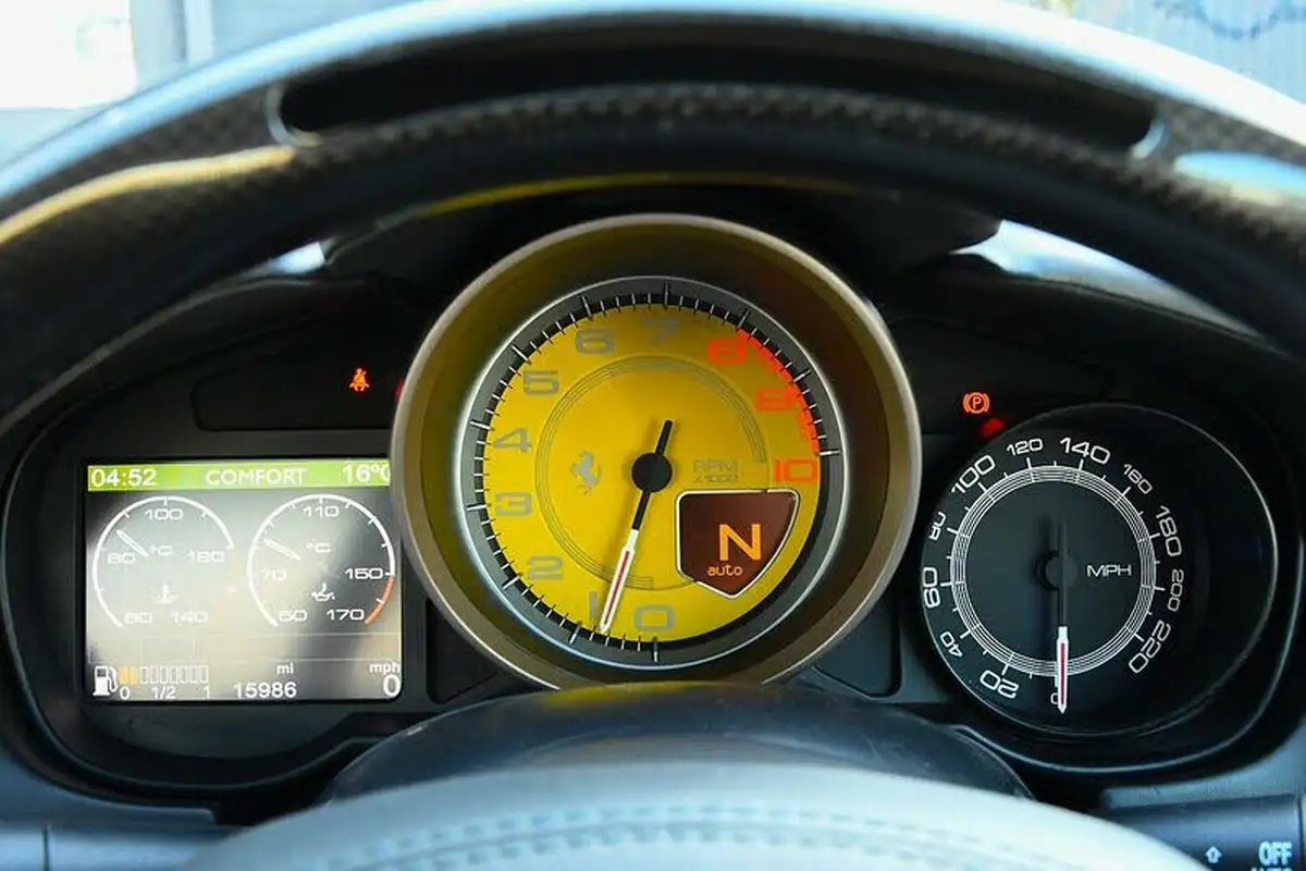 2009-ferrari-california-43-big-28