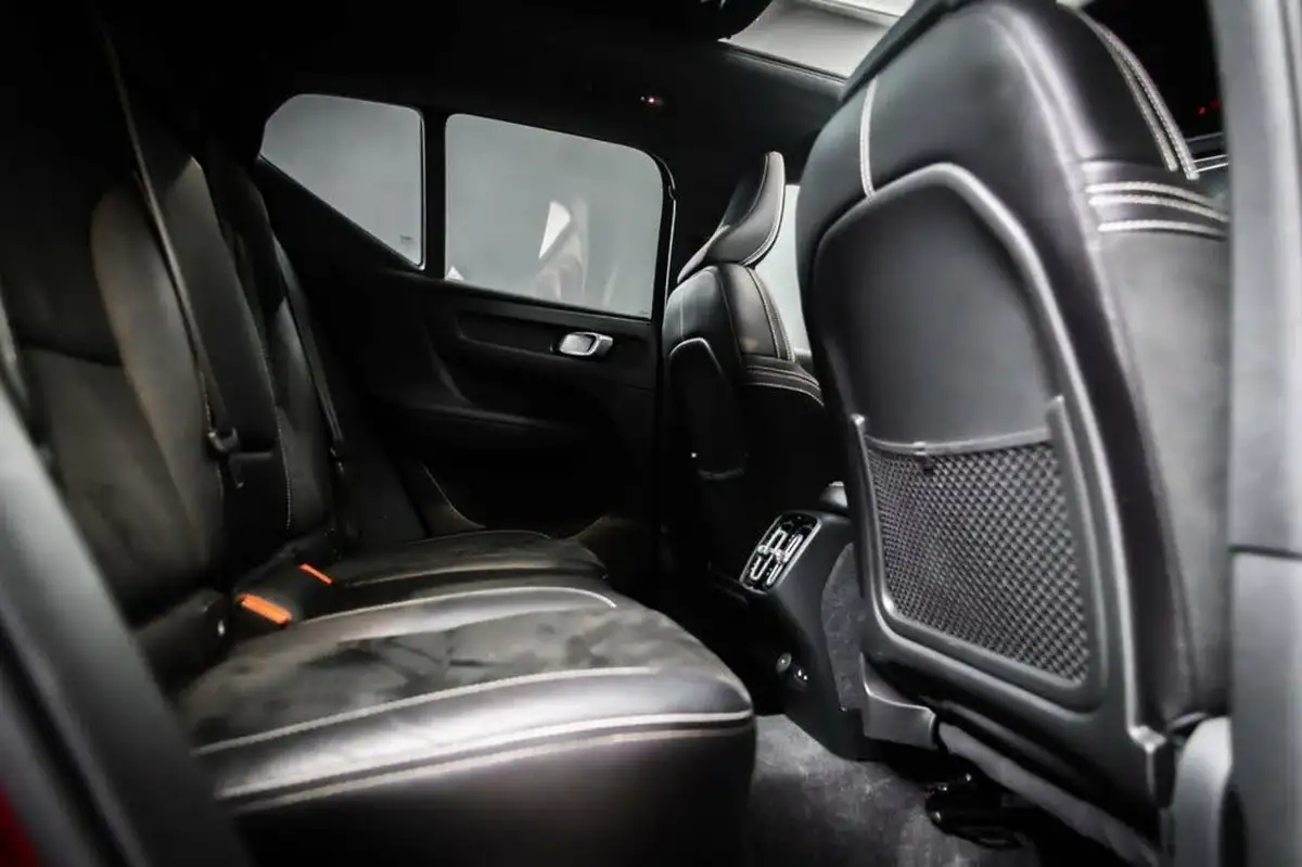 2018-volvo-xc40-20td-d4-first-edition-big-7