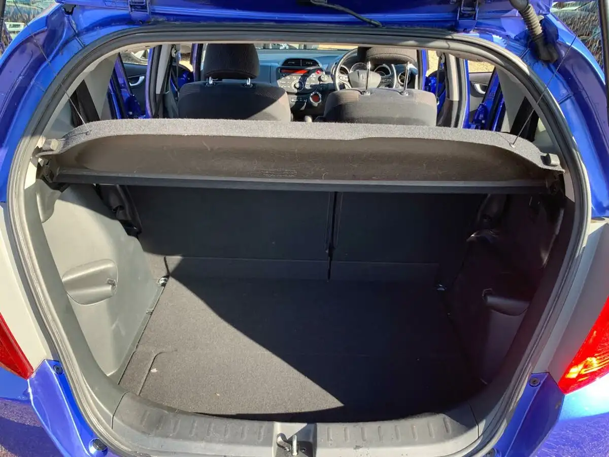 2015-honda-jazz-14-es-plus-cvt-big-37