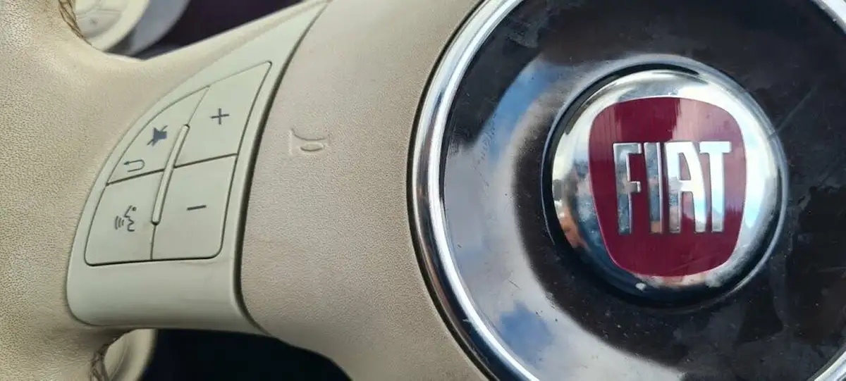2015-fiat-500-12-lounge-ss-big-15