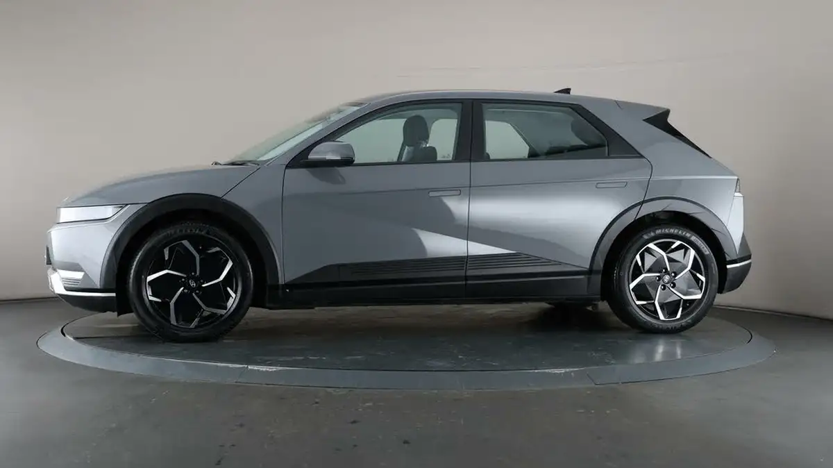 2022-hyundai-ioniq-5-e-se-connect-big-36