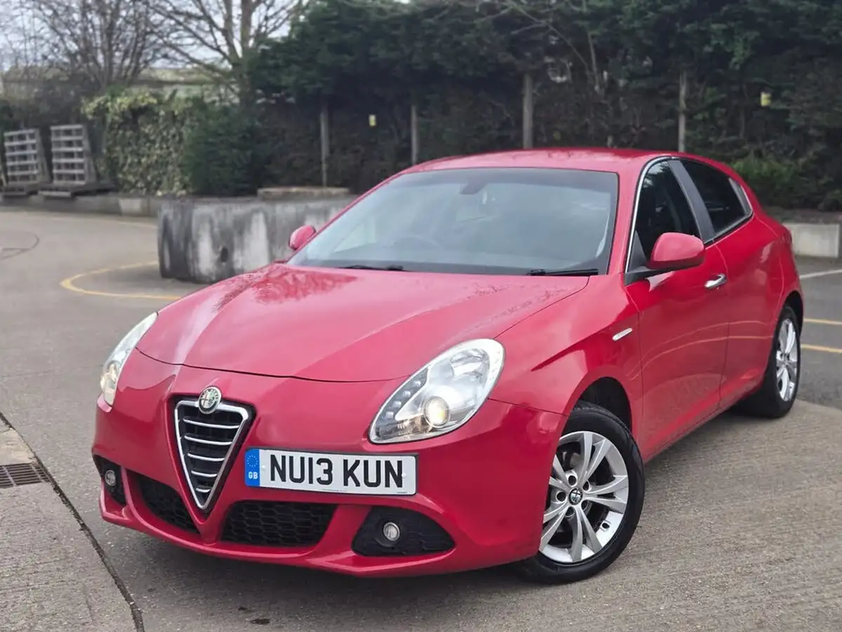 2013-alfa-romeo-giulietta-14-lusso-tb-120bhp-big-4