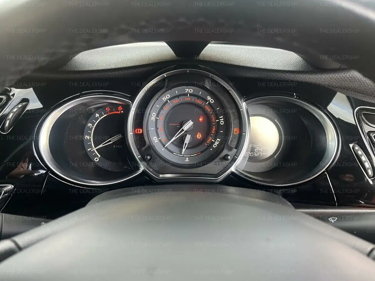 2013-citroen-ds3-16e-hdi-dstyle-plus-airdream-big-14
