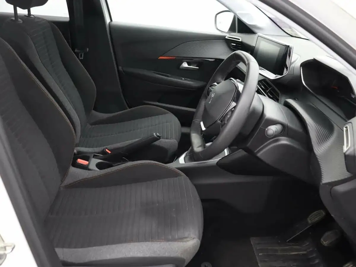 2023-peugeot-208-12-puretech-active-premium-100ps-big-20