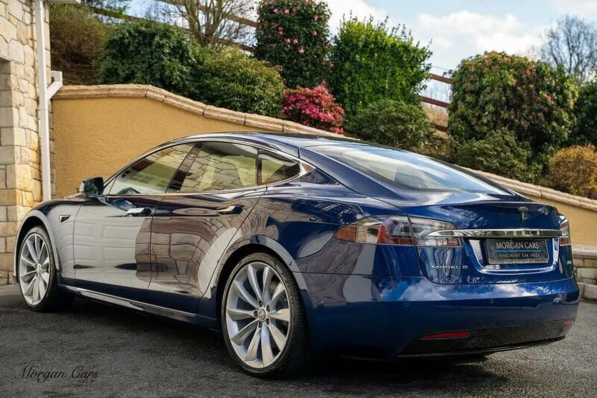 2019-tesla-model-s-e-100d-big-8