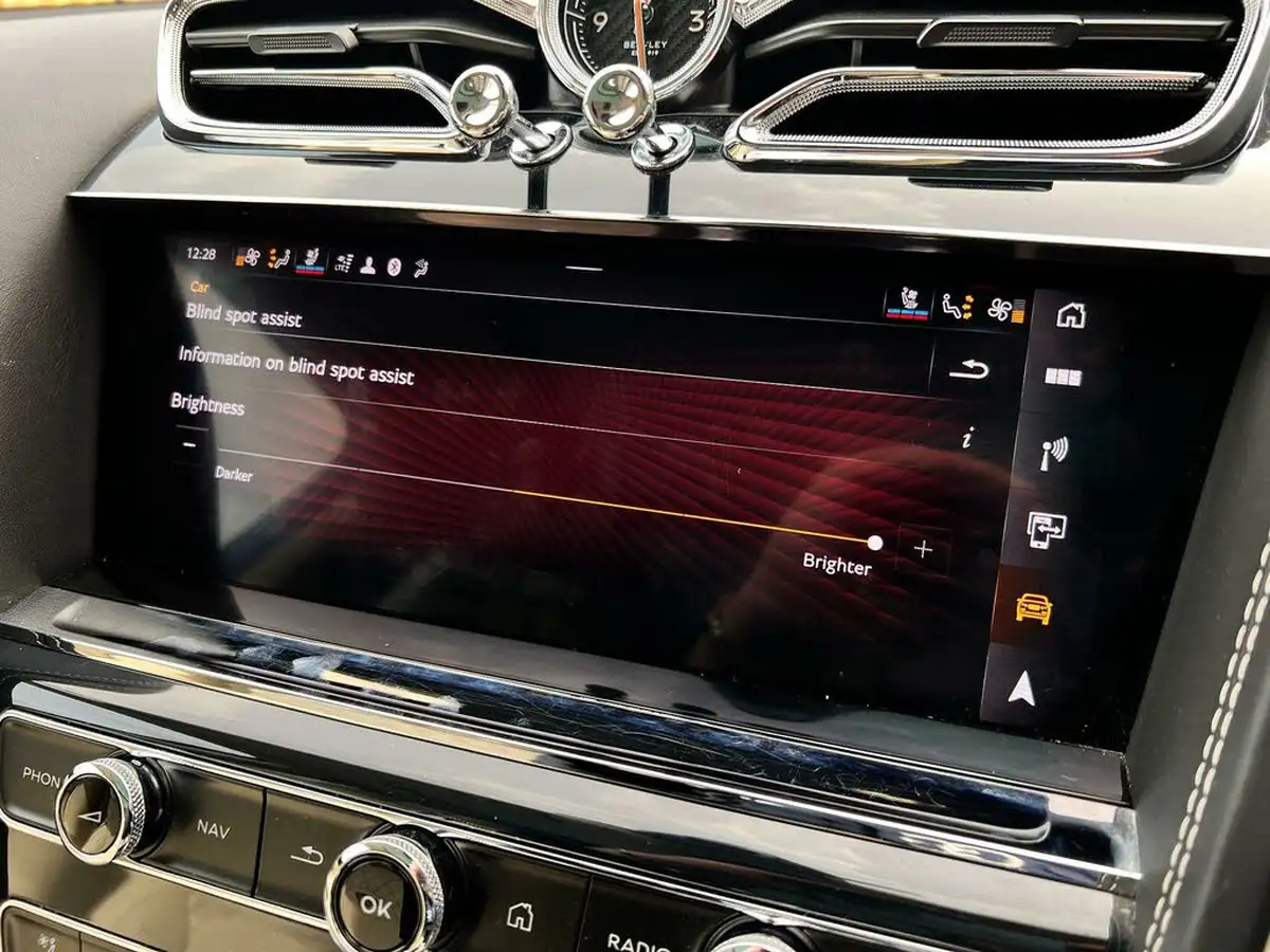 2020-bentley-bentayga-30-hybrid-big-49