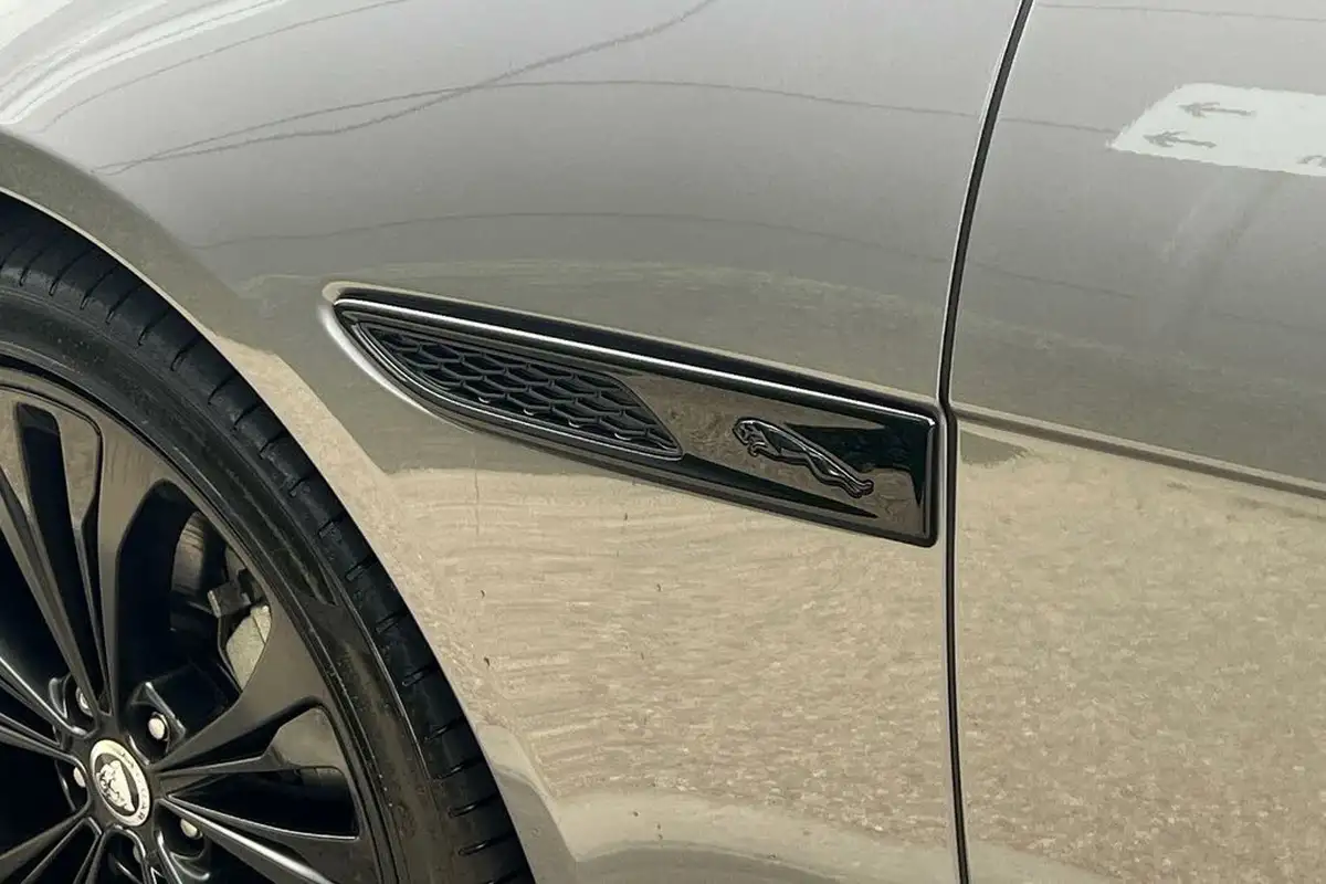 2024-jaguar-xf-20-d200-r-dynamic-hse-black-saloon-4d-big-56