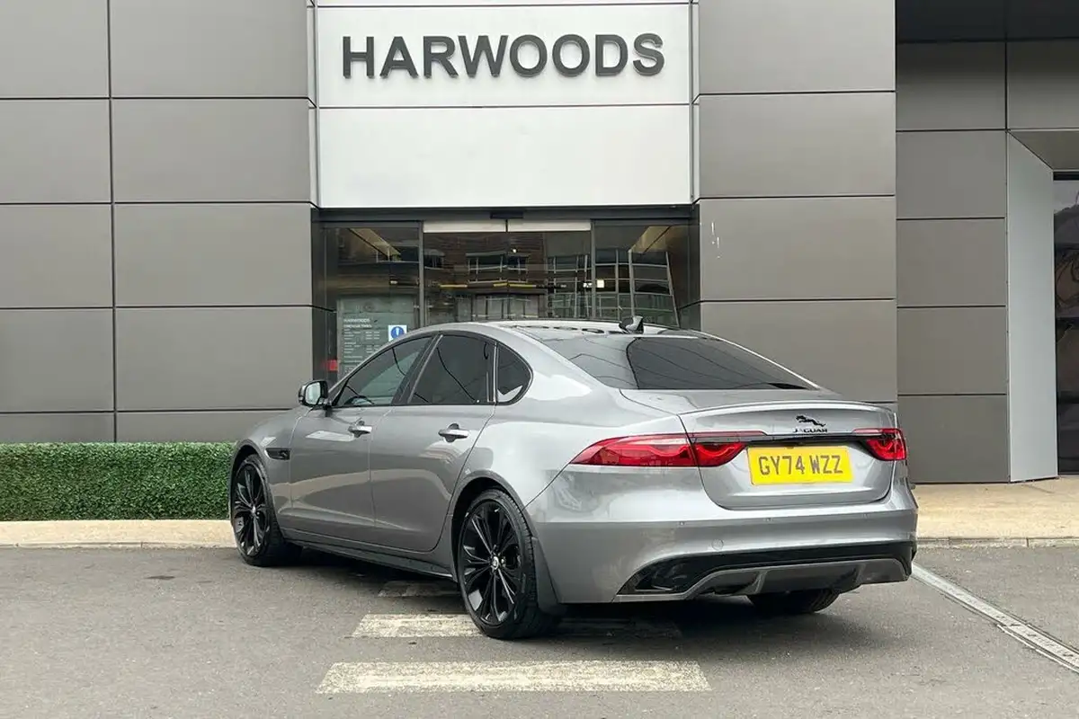 2024-jaguar-xf-20-d200-r-dynamic-hse-black-saloon-4d-big-7