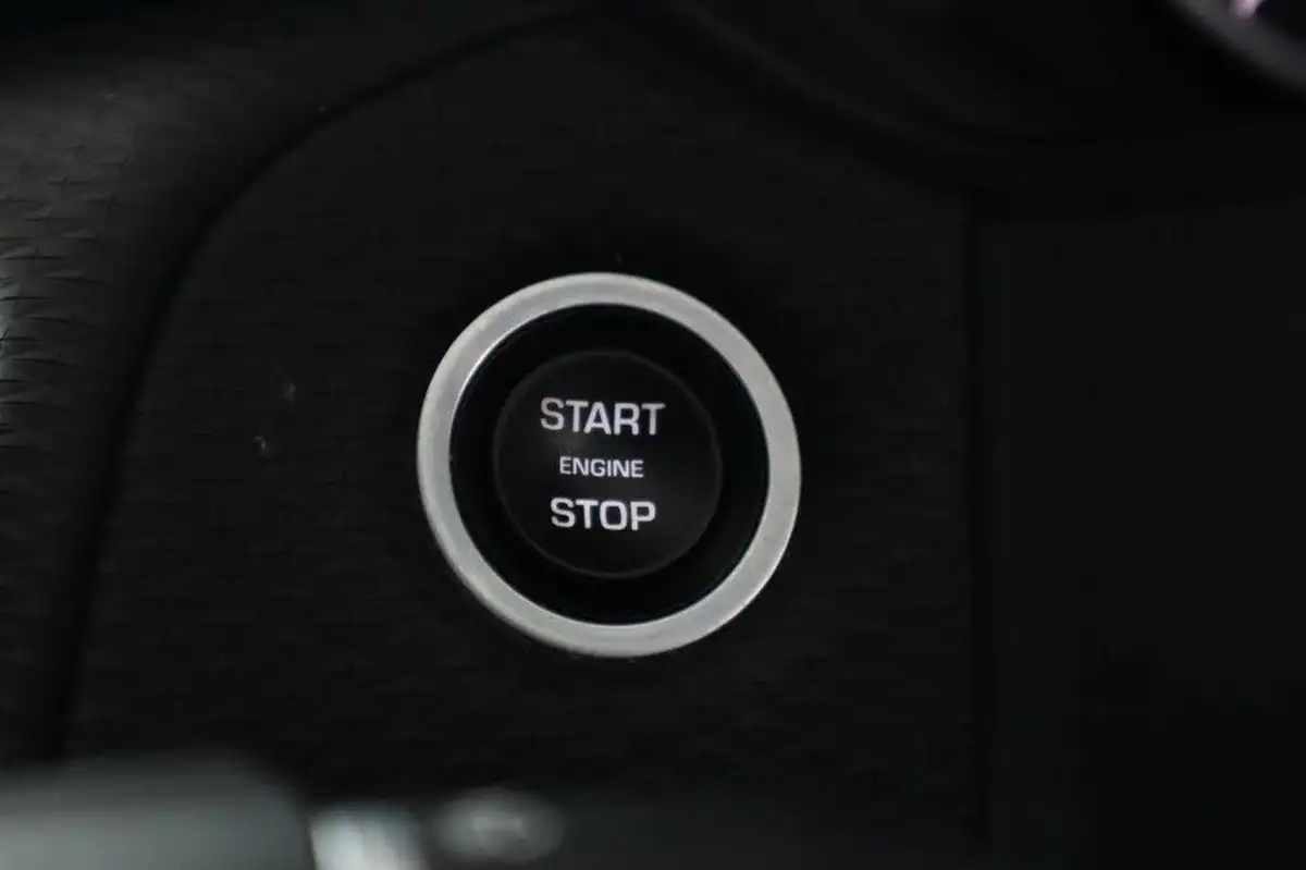 2021-land-rover-range-rover-velar-20-d200-r-dynamic-s-big-28