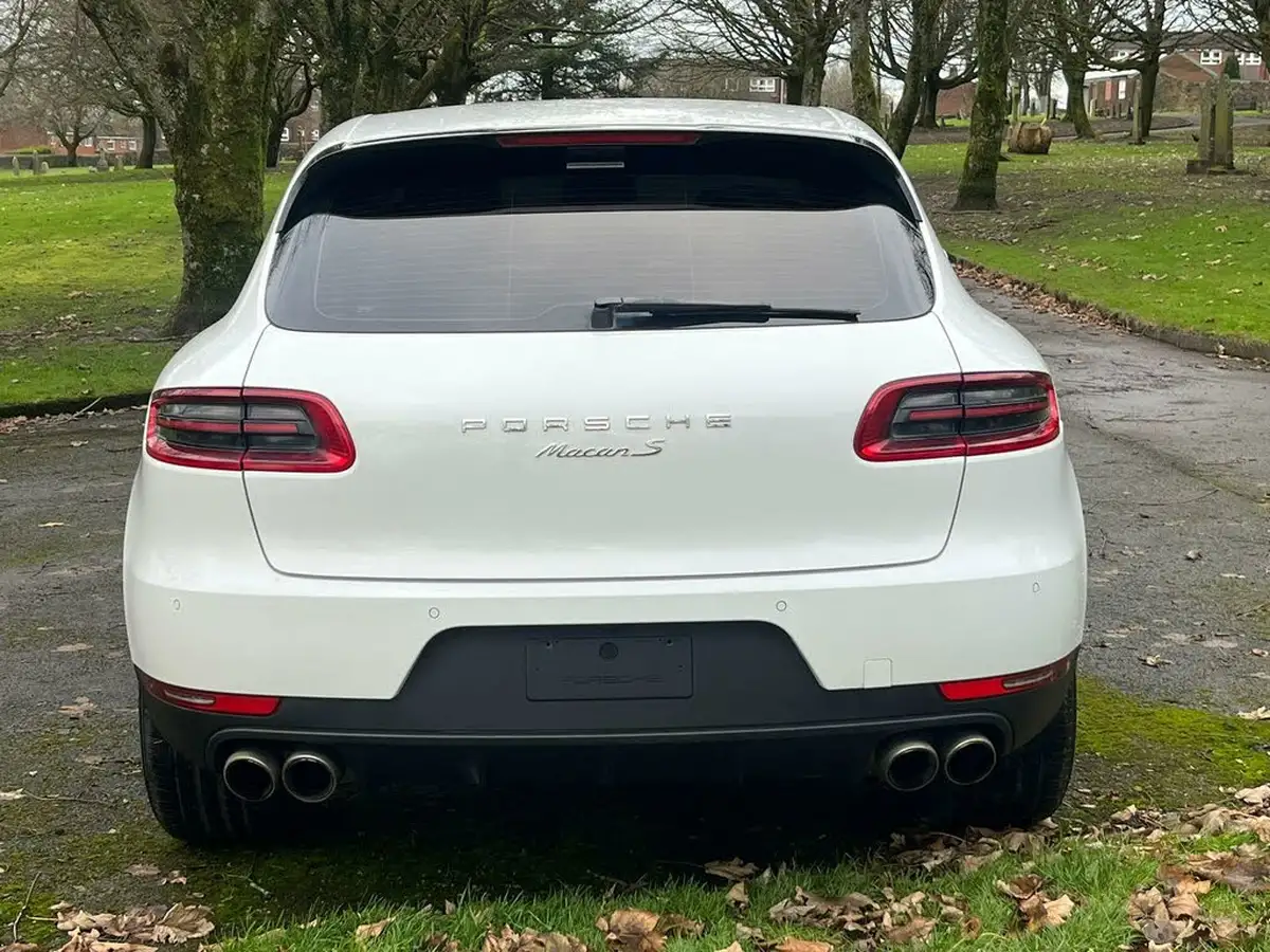 2015-porsche-macan-30-s-big-13