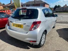 2013-toyota-yaris-133-tr-vvt-i-5d-small-4