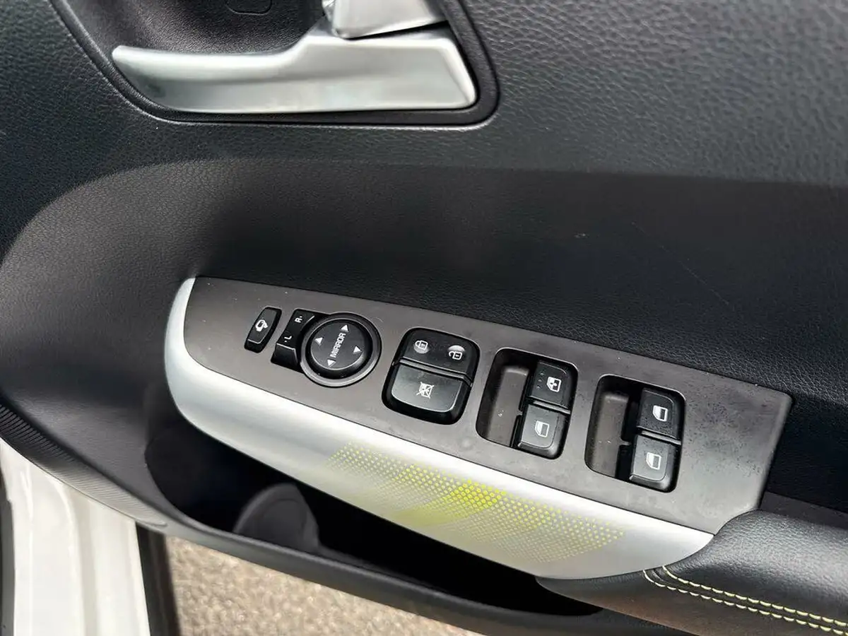 2024-kia-picanto-10-x-line-s-big-28