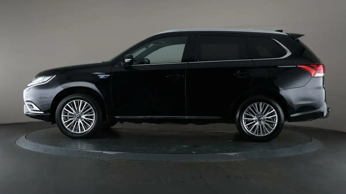 2020-mitsubishi-outlander-24-exceed-phev-big-36