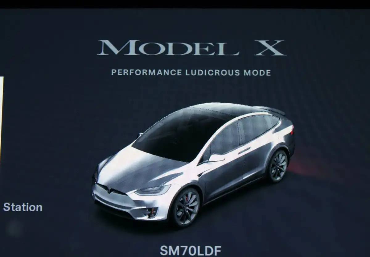 2020-tesla-model-x-e-ludicrous-performance-big-25