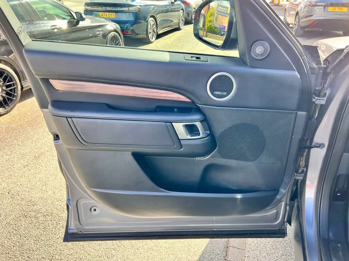 2020-land-rover-discovery-30-sd6-hse-luxury-big-71