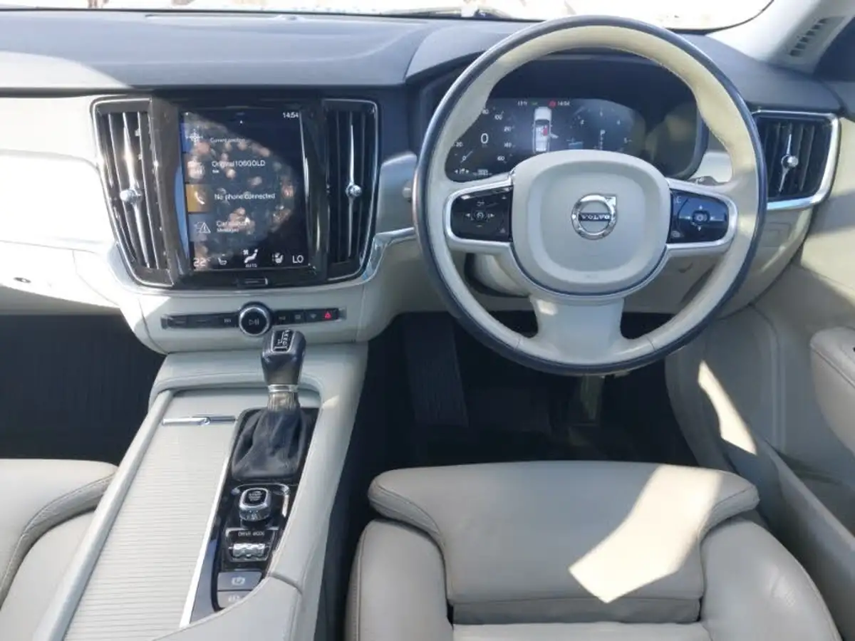 2019-volvo-v90-20td-d4-momentum-plus-big-6