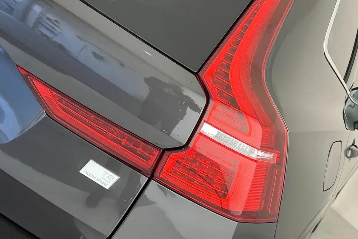 2023-volvo-xc60-20-t8-ultimate-bright-big-19