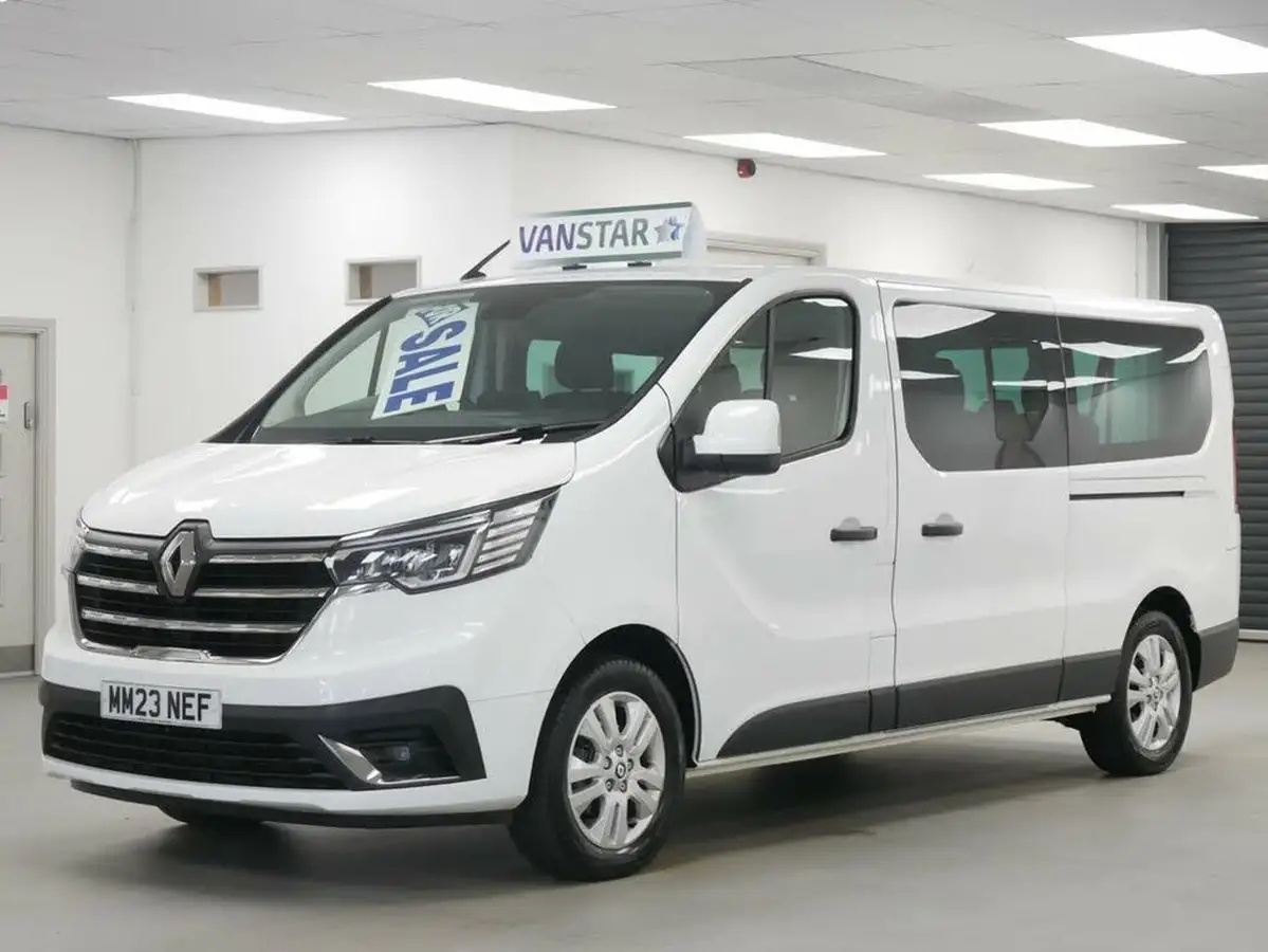2023-renault-trafic-passenger-20-blue-dci-ll30-170-sport-big-1