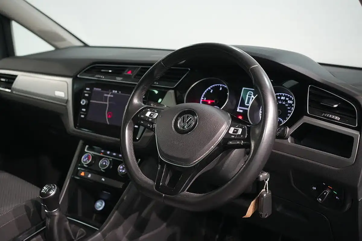 2018-volkswagen-touran-16tdi-se-family-big-49