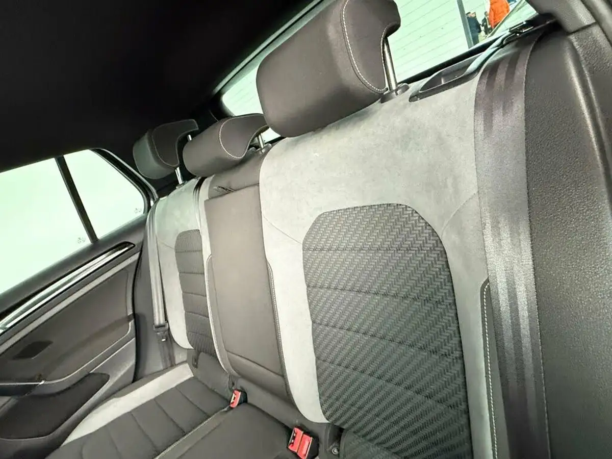 2019-volkswagen-golf-20tdi-r-line-5d-dsg-big-19