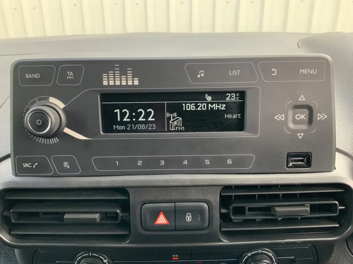 2021-vauxhall-combo-15cdti-dynamic-2300-100pseu6dt-l1h1-panel-big-22