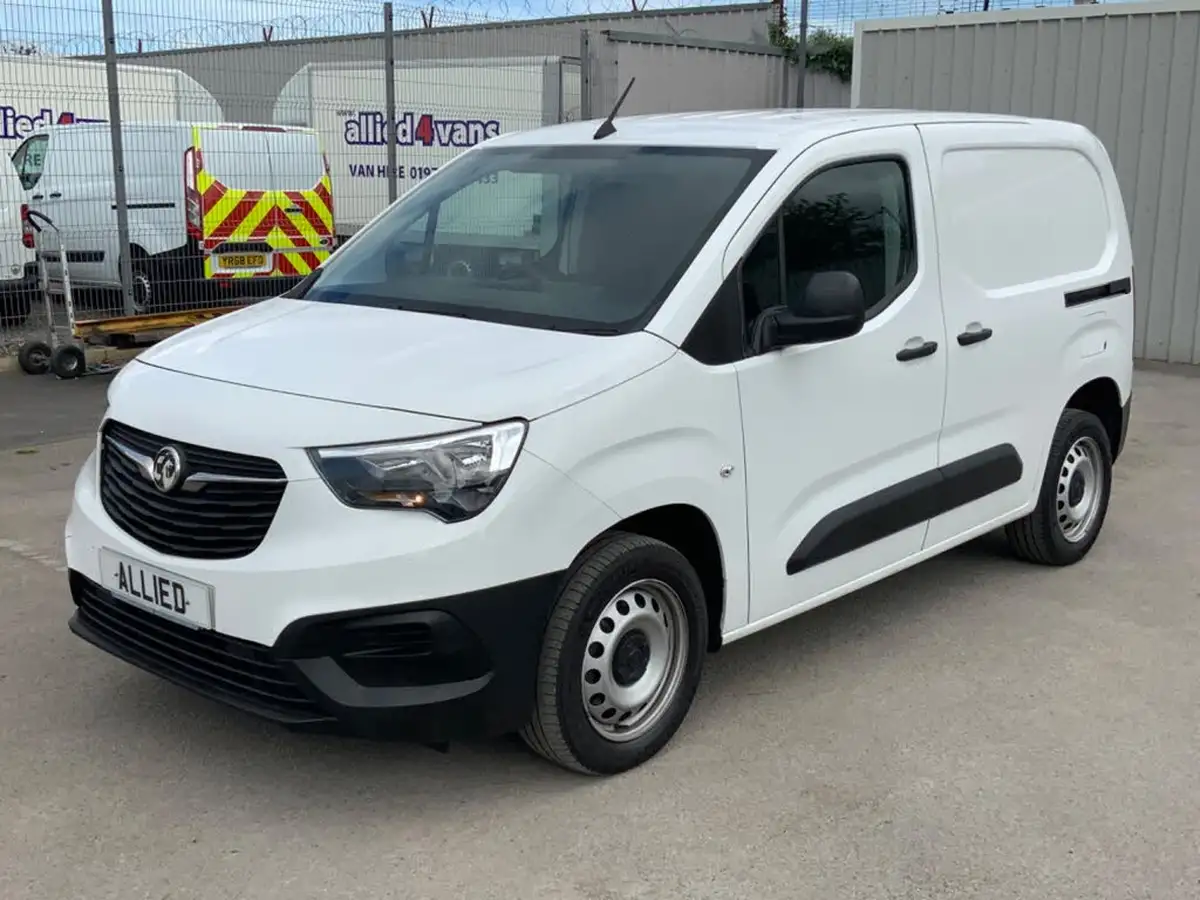 2021-vauxhall-combo-15cdti-dynamic-2300-100pseu6dt-l1h1-panel-big-2