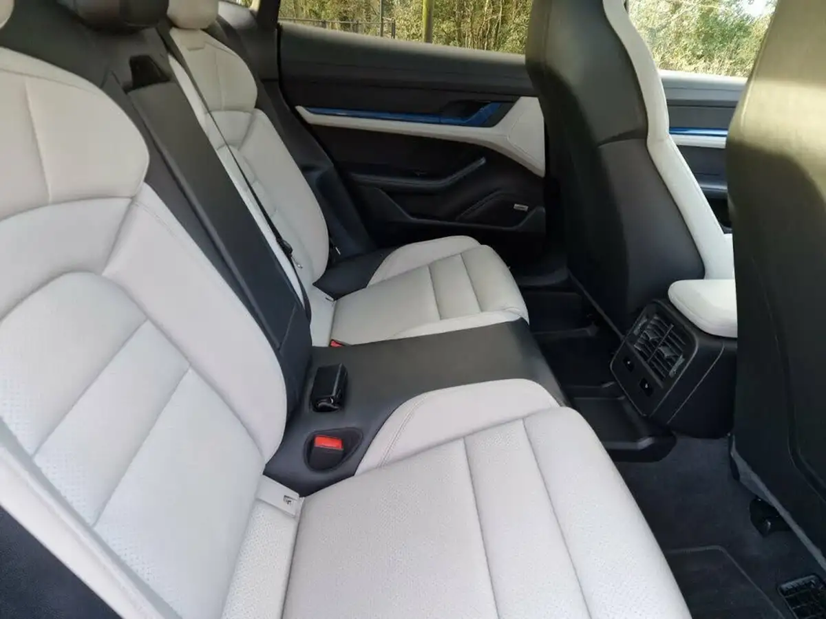 2021-porsche-taycan-e-turbo-performance-battery-plus-big-31