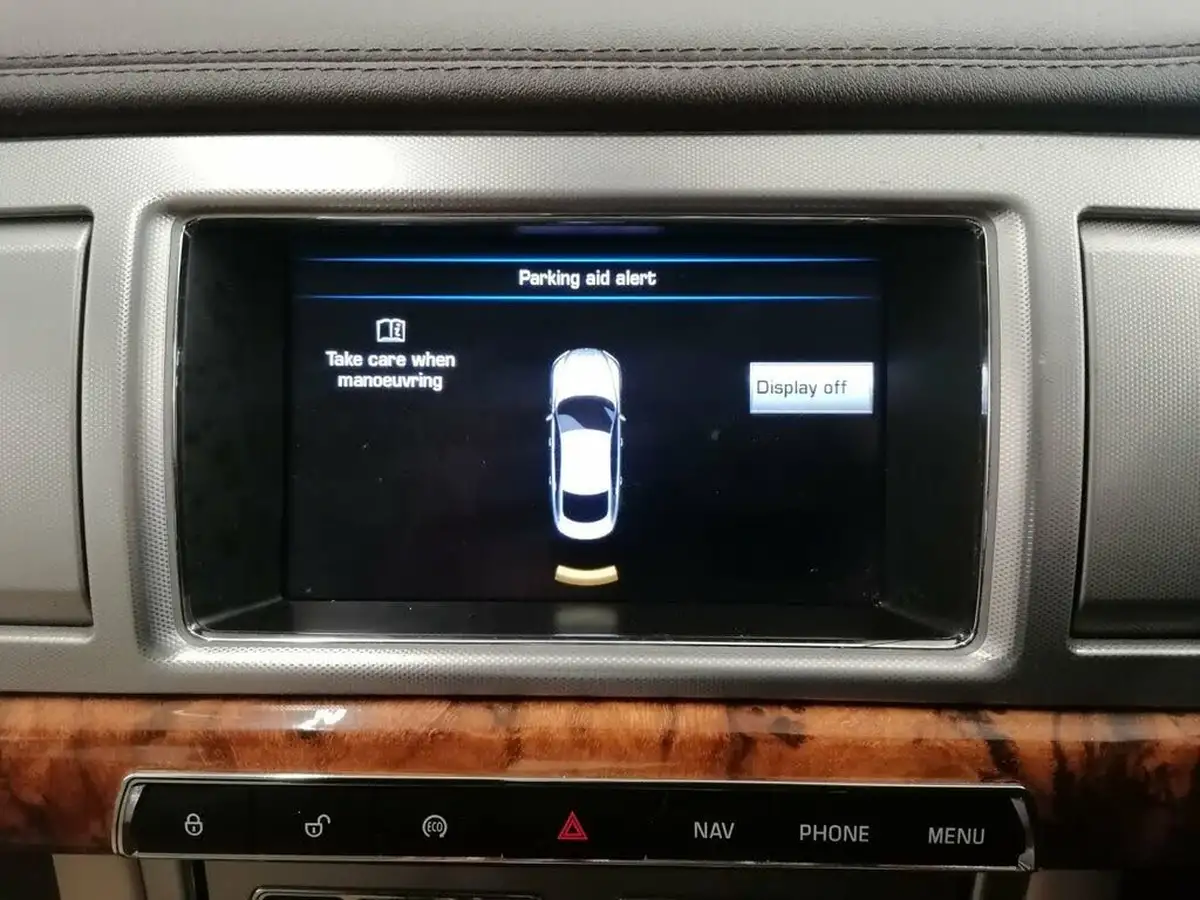 2014-jaguar-xf-22td-premium-luxury-200ps-saloon-4d-big-18