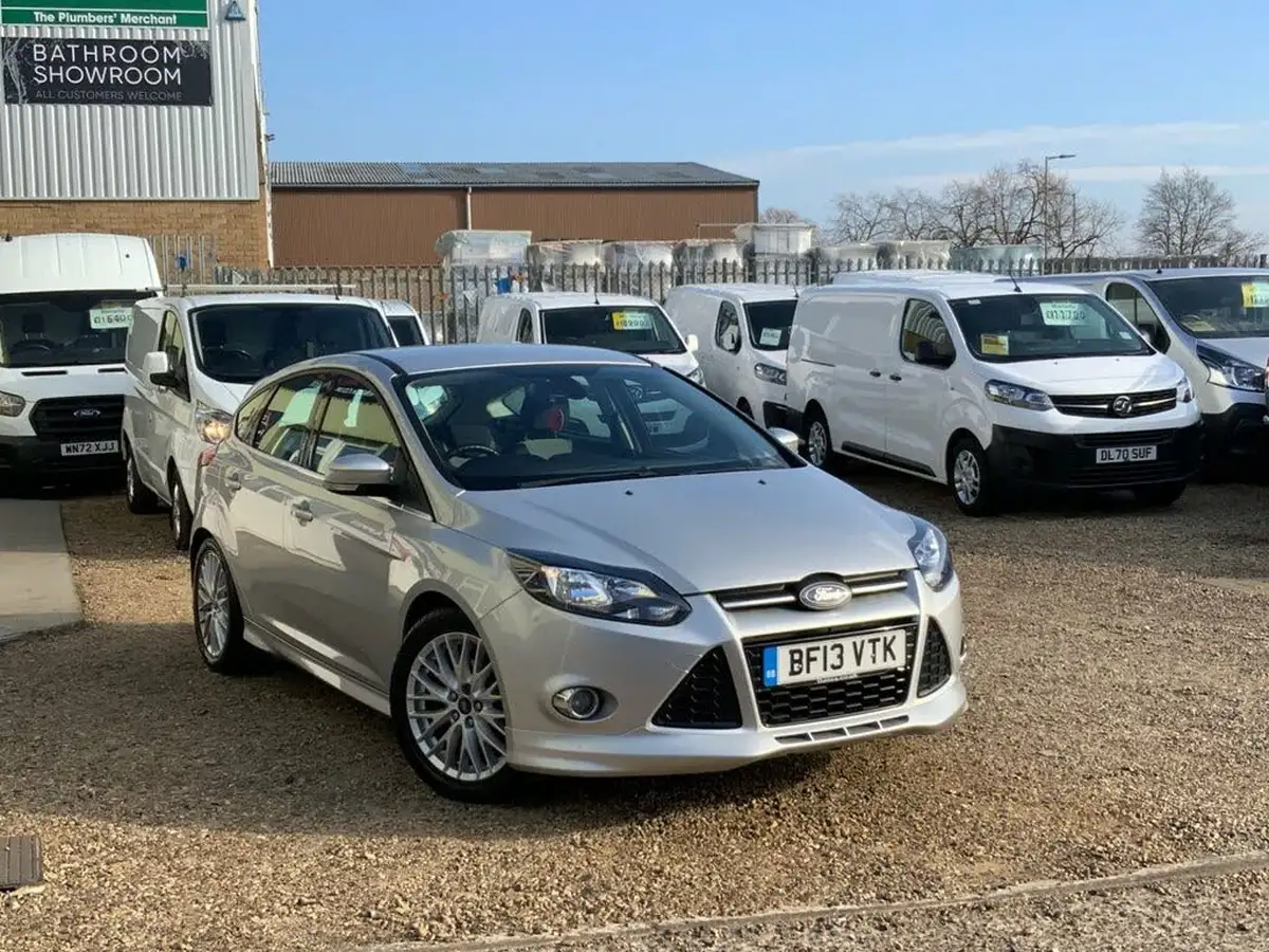 2013-ford-focus-16-zetec-s-ti-vct-125ps-hatchback-powershift-big-7