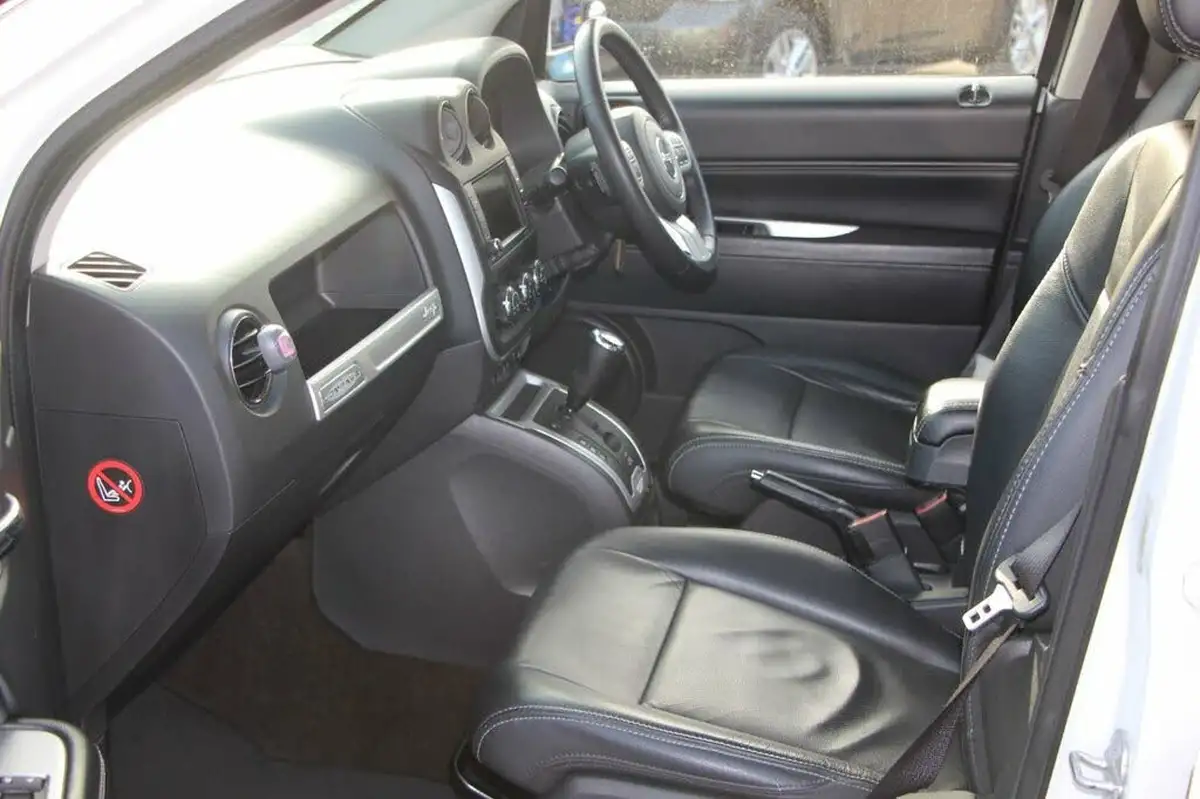 2014-jeep-compass-24-limited-big-13