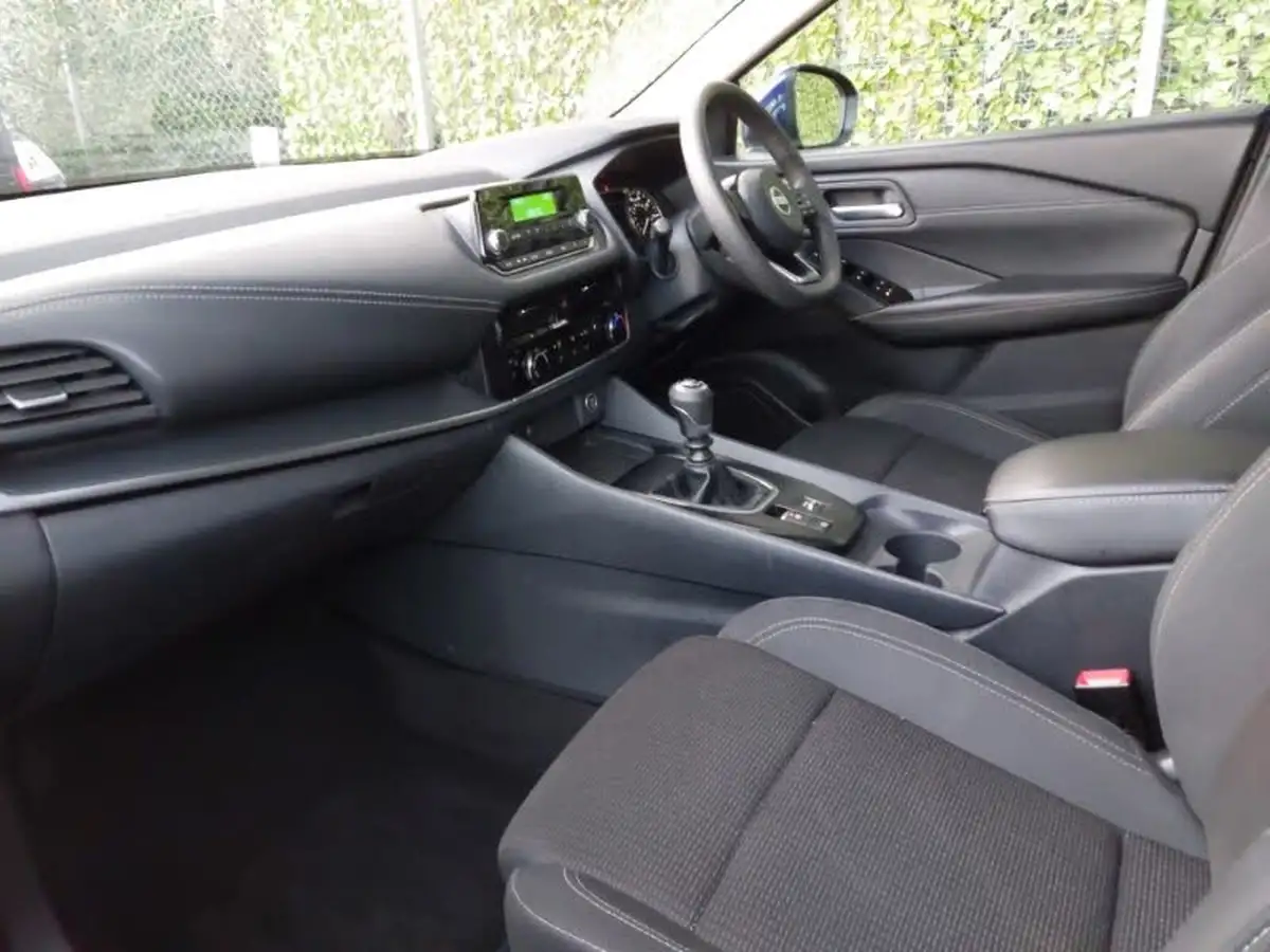 2021-nissan-qashqai-13-dig-t-visia-big-4