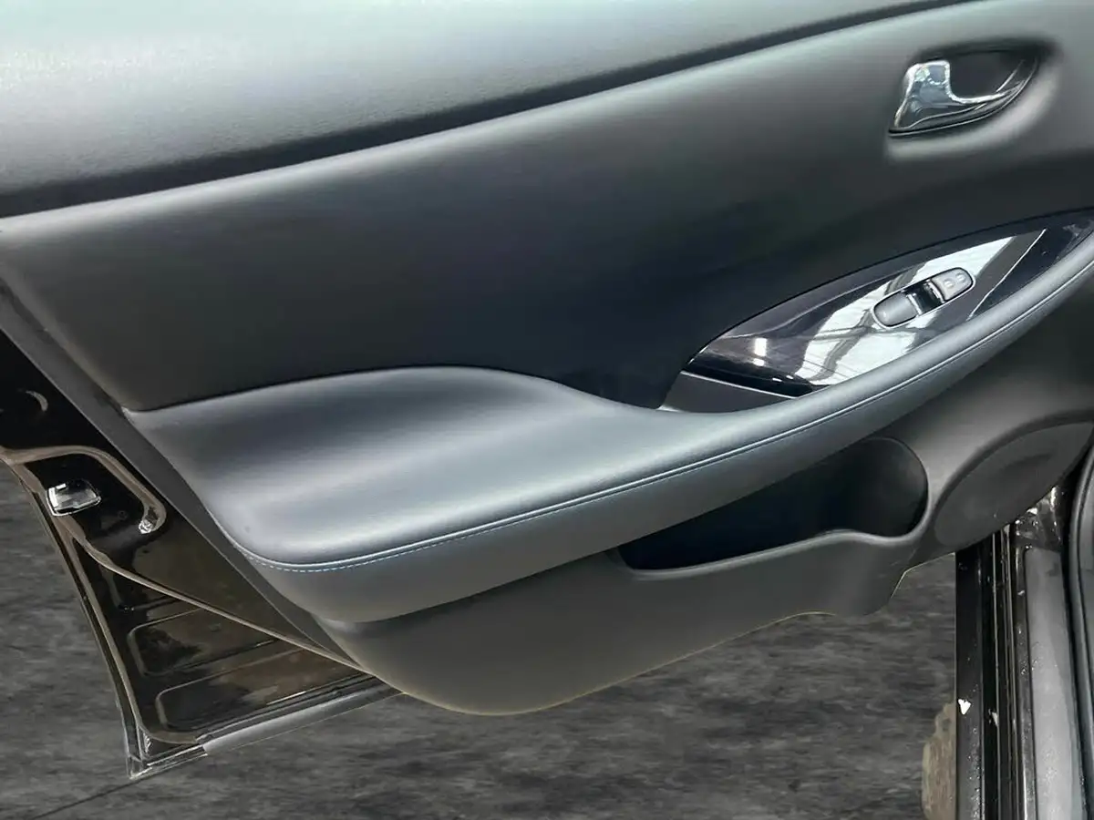 2021-nissan-leaf-e-10-40kwh-big-30